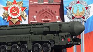 <p>Die USA hatten am 2. Februar offiziell ihren Ausstieg aus dem Abkommen mit Russland notifiziert, weil sie dem Land vorwerfen, mit einem neuen Waffensystem vertragsbrüchig geworden zu sein. Damit begann eine sechsmonatige Kündigungsfrist, die jetzt ausläuft. Es wird ein neuer atomarer Rüstungswettlauf befürchtet.</p>