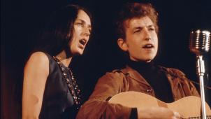 <p>Joan Baez und Bob Dylan performen auf dem legendären Woodstock-Festival.</p>