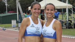 <p>Marie (l.) und Lisa Fickers waren mit ihren Leistungen in Ninove zufrieden .</p>