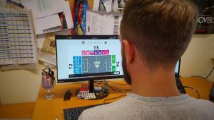 <p>Ein Blick über die Schulter: Der neue Online-Ticketshop der AS Eupen ist sehr benutzerfreundlich gestaltet.</p>