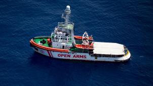 <p>Das Rettungsschiff „Open Arms“ der Hilfsorganisation Proactiva Open Arms liegt im Mittelmeer vor der Küste der Insel Lampedusa.</p>