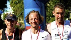 <p>André Collet (m.) sicherte sich den Sieg vor Leo Smets (l.), Stephan Langer (r.) wurde Dritter.</p>