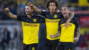 <p>Können Axel Witsel (Mitte) und seine Dortmunder Mannschaftskameraden (im Bild Paco Alcacer und Nico Schulz) am Ende der Bundesliga-Saison jubeln?</p>