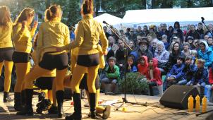 <p>Die belgische Gruppe „Fritüür“ überzeugte mit Gesang und Humor, witzigen Liedtexten aus dem Land der Frittenbuden.</p>