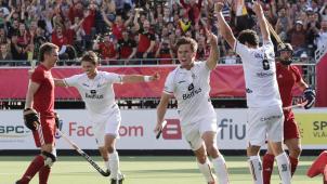 <p>Tom Boon (3.v.l.) erzielte das erste Tor für die „Lions“.</p>