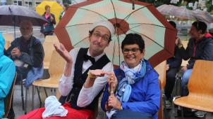 <p>Regenwetter am Sonntagnachmittag? „Was willste machen“: Eine Geste, die mehr sagt als tausend Worte.</p>