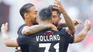 <p>Der Leverkusener Torschütze zum 1:0, Kerem Demirbay (r), jubelt mit Kevin Volland (M) und Karim Bellarabi.</p>