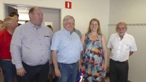 <p>Ministerin Weykmans übernahm die Ehrungen von Günther Delhaes (r.) und Werner Paulus (2.v.l.).</p>