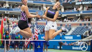 <p>Freudensprünge nach dem US-Open-Sieg: Elise Mertens (links) verbesserte sich in der Weltrangliste.</p>