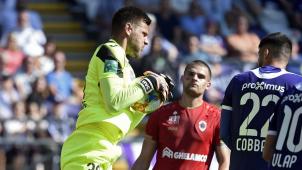 <p>Van Crombrugge (l.) machte eine gutes Spiel, konnte die Anderlechter Niederlage aber nicht verhindern.</p>