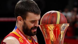 <p>Marc Gasol feierte mit der Naismith Trophy den Finalsieg seines Teams über Argentinien.</p>