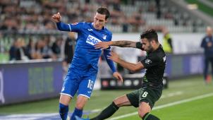 <p>Wolfsburgs Renato Steffen (r.) und Hoffenheims Torschütze Sebastian Rudy im Zweikampf</p>