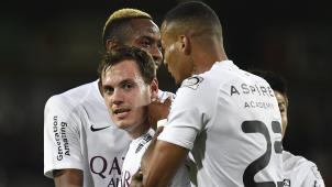 <p>Haben noch Schwierigkeiten, das Tor zu treffen: Bolingi (l.) und Bautista (Mitte).</p>