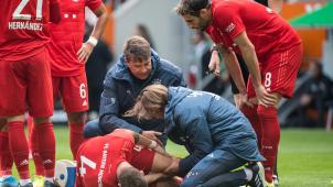 <p>Niklas Süle wird dem FC Bayern und der deutschen Nationalmannschaft monatelang fehlen.</p>
