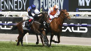 <p>Jockey Craig Williams (rechts) konnte auf dem Rücken von Vow and Declare den Melbourne Cup gewinnen.</p>