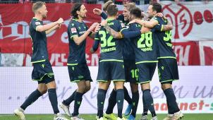 <p>Aufsteiger Union Berlin kann erneut jubeln. In Mainz gab es den dritten Sieg in Folge.</p>