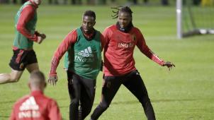 <p>Dedryck Boyata (rechts, hier neben Divock Origi) könnte am Samstag vom Anpfiff weg auf dem Feld stehen.</p>