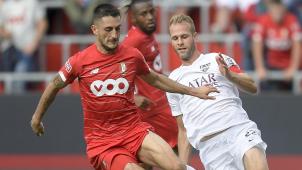 <p>Das Hinspiel verlor Eupen (r., Siebe Blondelle) nach einer desolaten Leistung.</p>