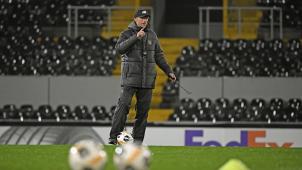 <p>Michel Preud'homme trifft heute Abend mit Standard Lüttich auf Vitoria Guimaraes.</p>
