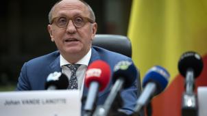 <p>Staatsminister Johan Vande Lanotte ist einer der drei Experten, die die Pro League für ihr Projekt gewinnen konnten.</p>