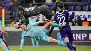 <p>Szene aus der Partie Anderelcht-Charleroit mit dem Ex-Eupener Hendrik Van Crombrugge</p>