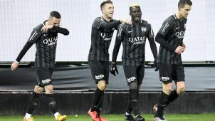 <p>Carlos Embalo (2. v. r.) erlöste Eupen mit seinem Tor zum 1:0 in der 78. Minute.</p>