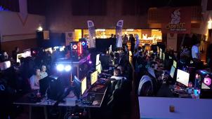 <p>Bei der Premiere der OBL war der Dorfsaal in Hünnigen ziemlich gut besucht.</p>