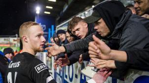 <p>Arnaud Bodart stellte sich nach der Niederlage den aufgebrachten Fans.</p>