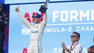 <p>Zum Saisonauftakt 2019-20 der Formel E kletterte Stoffel Vandoorne im November in Saudi-Arabien auf Anhieb zweimal aufs Podium.</p>