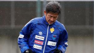 <p>Bleibt am Ball: Kazuyoshi Miura.</p>