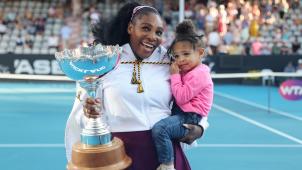 <p>Serena Williams - hier mit ihrer Tochter Alexis Olympia im Arm - hat das WTA-Turnier in Auckland gewonnen.</p>