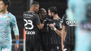 <p>Musona (Mitte) traf bei seinem ersten Spiel für die AS Eupen.</p>