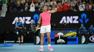<p>Rafael Nadal lässt sich nach seinem Sieg feiern.</p>