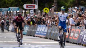 <p>Dries Devenyns (rechts) bei seinem Sieg in Australien.</p>