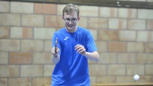 <p>Nathan Bosch (D0/TTC Astoria Kelmis) verfeinerte im Förderzentrum CFTT Blegny seine Tischtennistechnik.</p>
