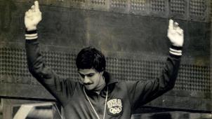 <p>Holte 1972 sieben Geldmedaillen und brach sieben Weltrekorde: Mark Spitz.</p>