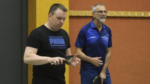 <p>Eric Kohn (links) und Günter Koch verloren zwei OTTV-Pokalfinale infolge gegen die Kelmiser Titelverteidiger.</p>