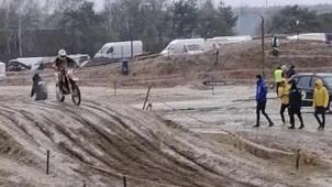 <p>Extreme Wetterbedingungen auf der Motocross-Strecke in Lommel.</p>