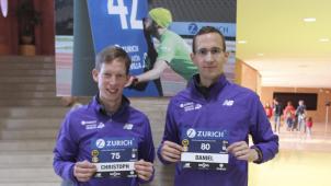 <p>Christoph Gallo und Daniel Hilgers (v.l.) mit ihren Startnummern</p>