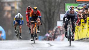 <p>Maximilian Schachmann (rechts) auf dem Weg zum Etappensieg.</p>