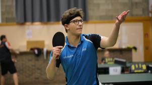 <p>Noah Niederau (D0) gab am vergangenen Samstag nur einen Satz gegen Montegnée (C2, C4, zwei C6) ab.</p>