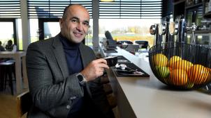 <p>Nationaltrainer Roberto Martinez muss ebenfalls auf seinen geliebten Fußball verzichten.</p>