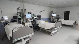 <p>605 Corona-Patienten liegen auf der Intensivstation.</p>