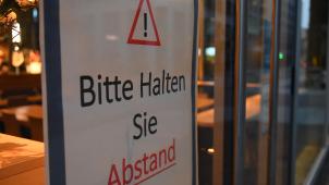 <p>Die Arbeit von zu Hause aus ist in Corona-Zeiten die Norm, und in Unternehmen, in denen dies nicht möglich ist, müssen die Abstandsregeln („Social Distancing“) eingehalten werden.</p>