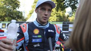 <p>Vorerst keine Interviews mehr für Thierry Neuville im Fahrerlager der Rallyes (so wie hier 2019 in Deutschland), sondern vom heimischen Appartement in Monaco aus.</p>