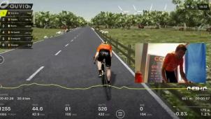 <p>Ein Screenshot der virtuellen Flandern-Rundfahrt, die Greg Van Avermaet (rechts im Bild) gewann.</p>