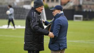 <p>Laszlo Bölöni (links) im Gespräch mit Luciano D’Onofrio.</p>