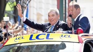 <p>Tour-Boss Christian Prudhomme (r.) mit Radsportikone Eddy Merckx</p>