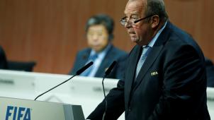 <p>Michel D'Hooghe bittet um größte Vorsicht.</p>