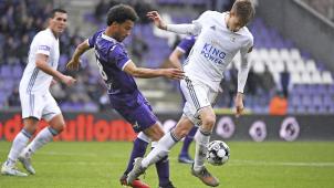 <p>Wer steigt in die 1. Division auf? Beerschot (in Violett) oder auch OH Löwen (in Weiß)?</p>